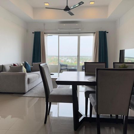 Ocean Breeze Negombo- Tidesend Luxury Beach Apartments Esterno foto