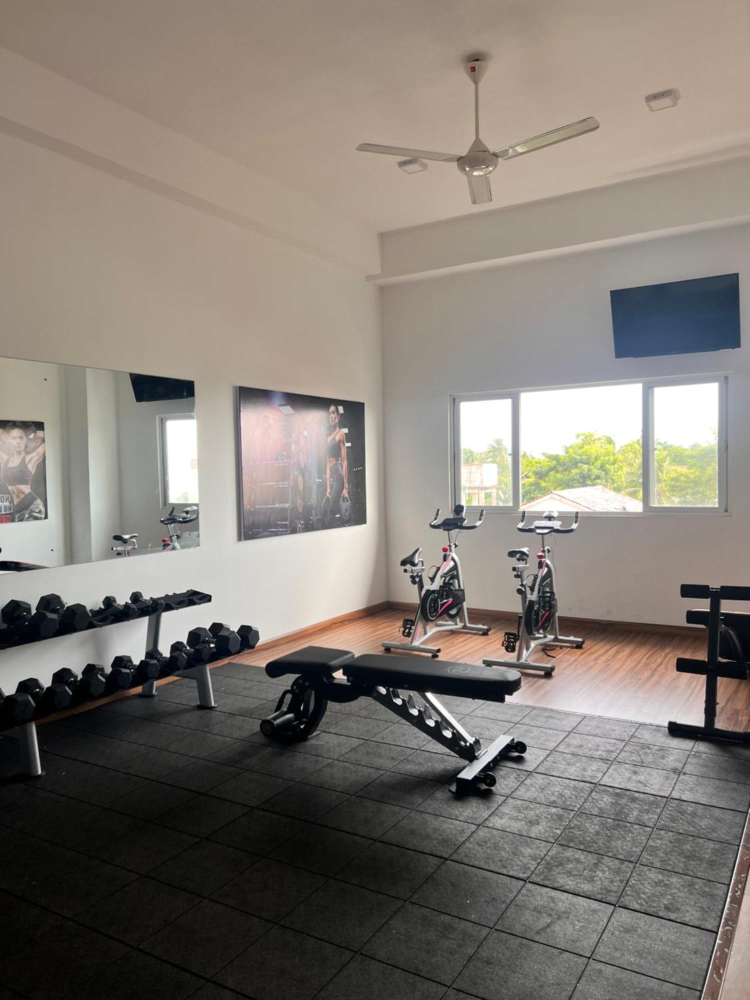 Ocean Breeze Negombo- Tidesend Luxury Beach Apartments Esterno foto