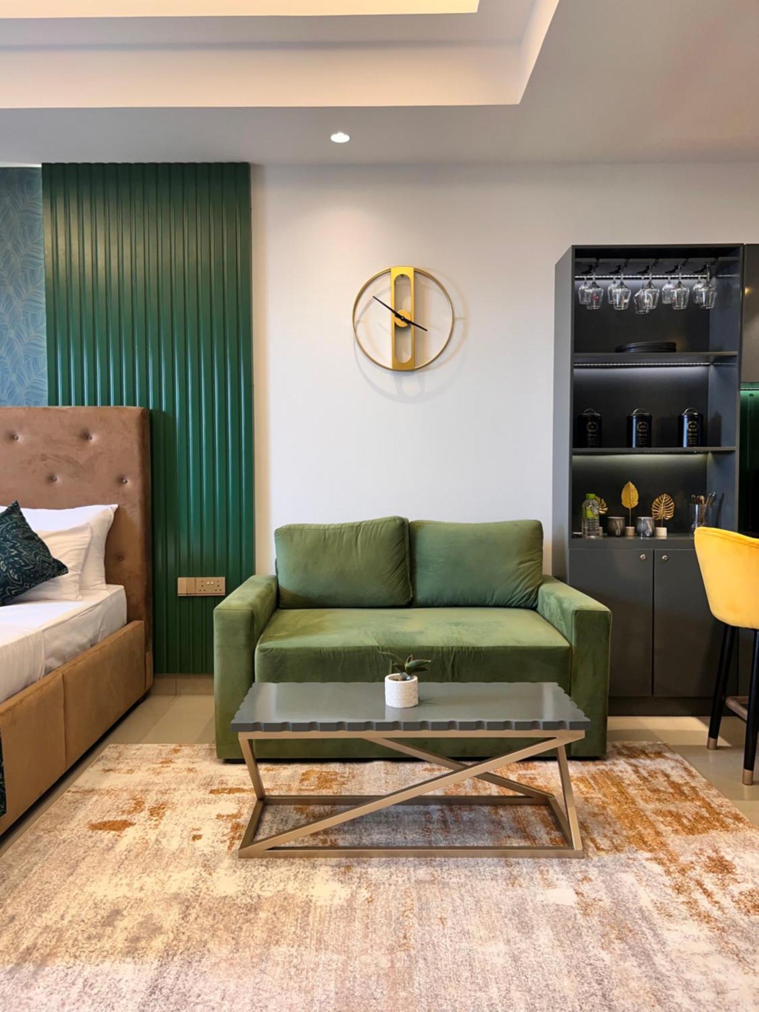 Ocean Breeze Negombo- Tidesend Luxury Beach Apartments Esterno foto
