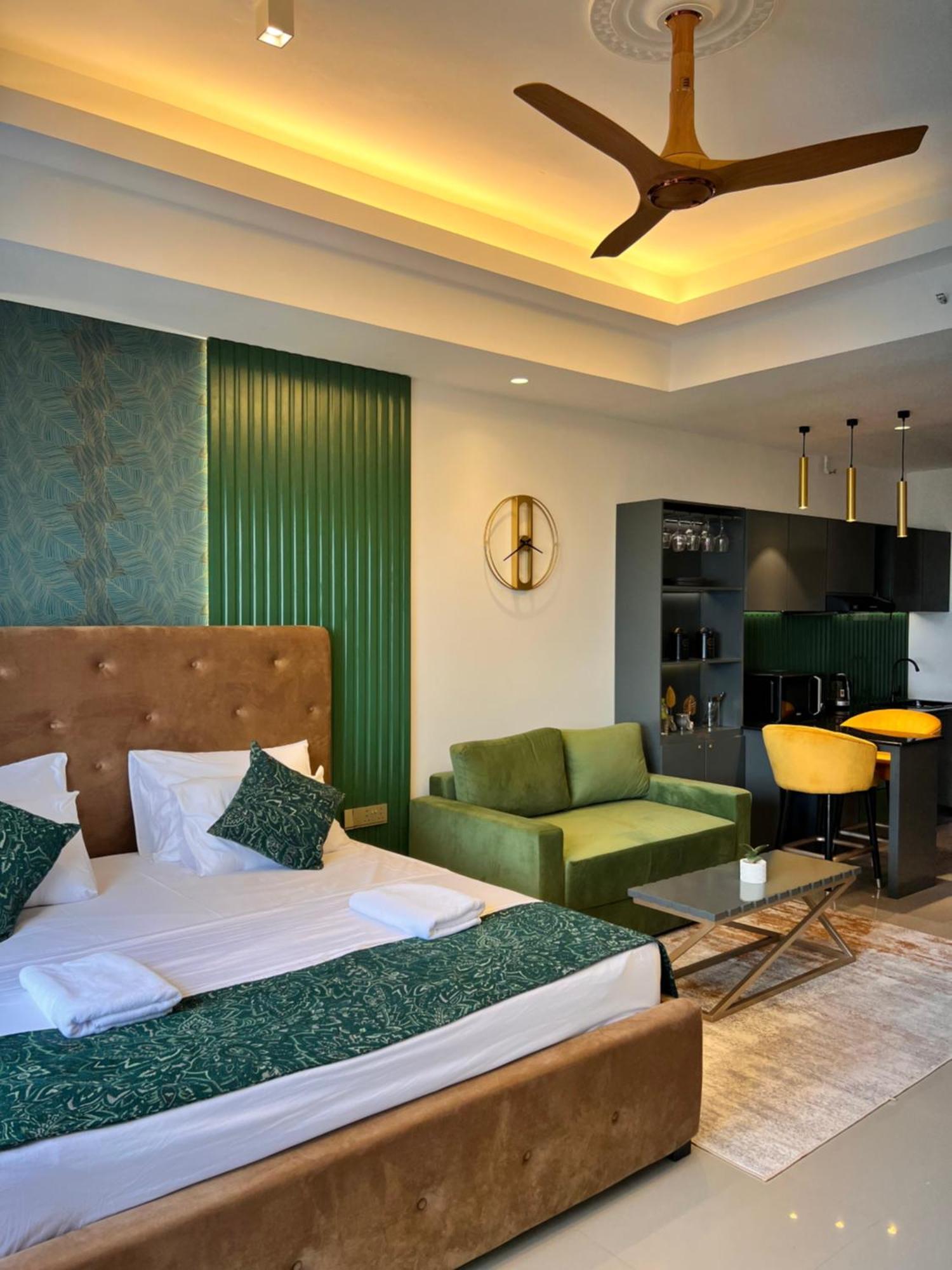 Ocean Breeze Negombo- Tidesend Luxury Beach Apartments Esterno foto