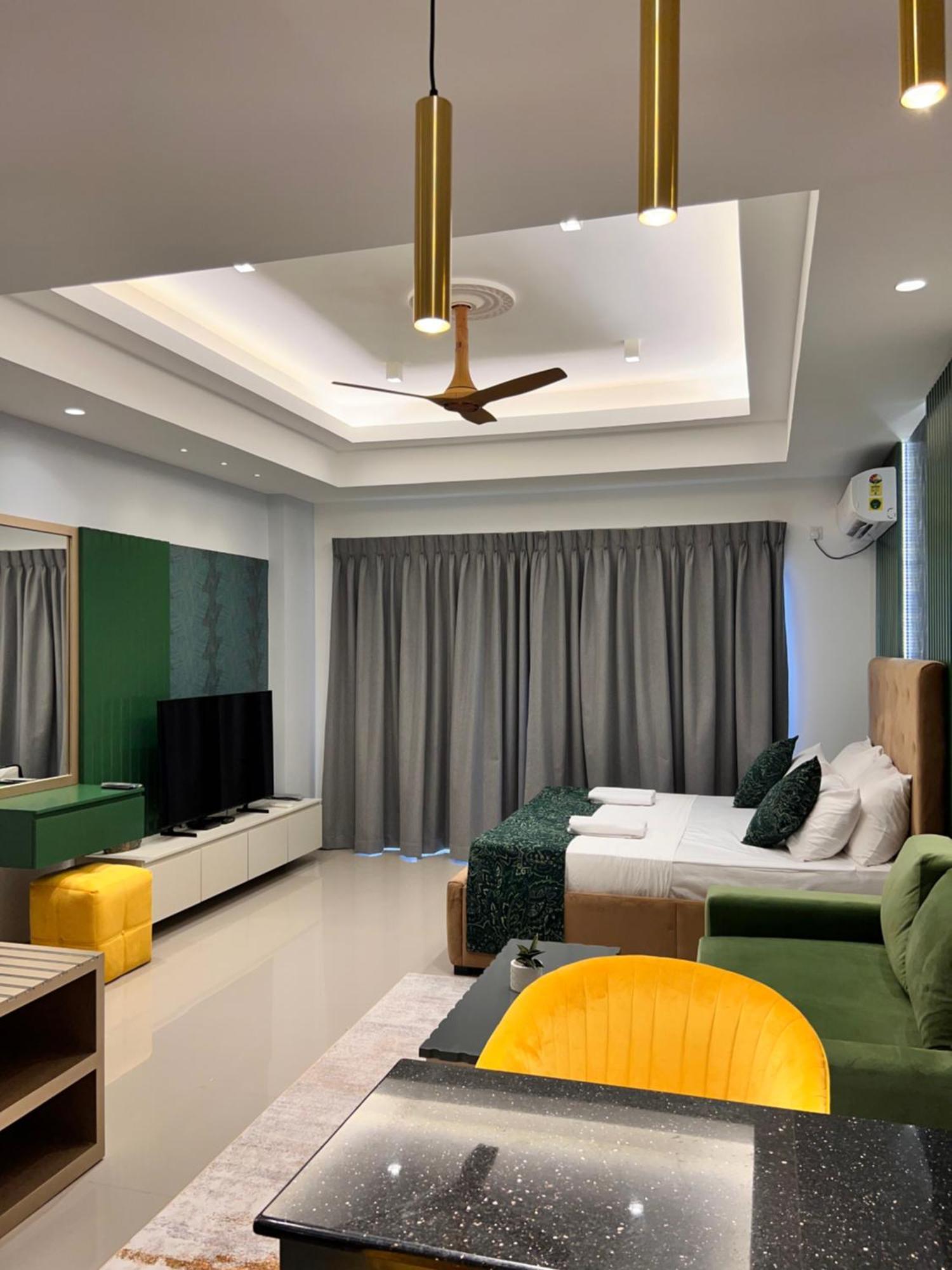 Ocean Breeze Negombo- Tidesend Luxury Beach Apartments Esterno foto