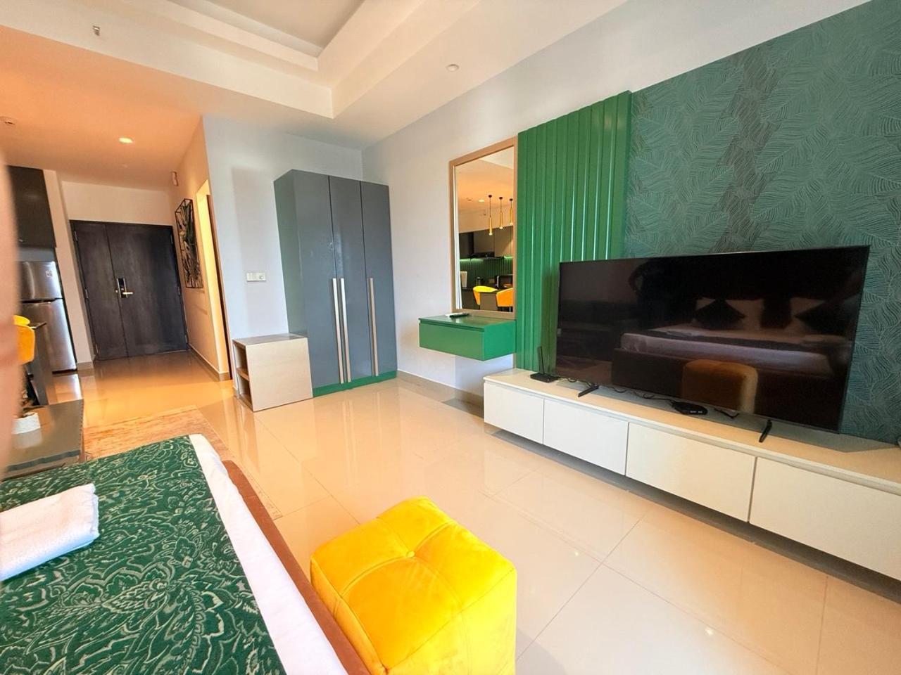 Ocean Breeze Negombo- Tidesend Luxury Beach Apartments Esterno foto