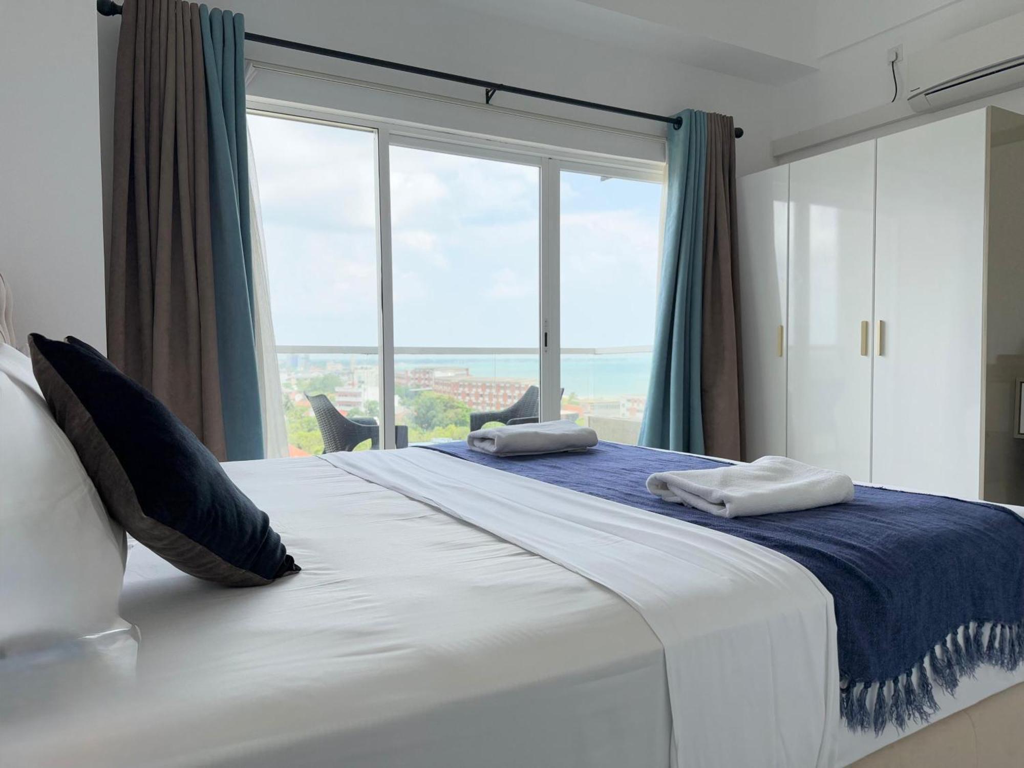 Ocean Breeze Negombo- Tidesend Luxury Beach Apartments Esterno foto