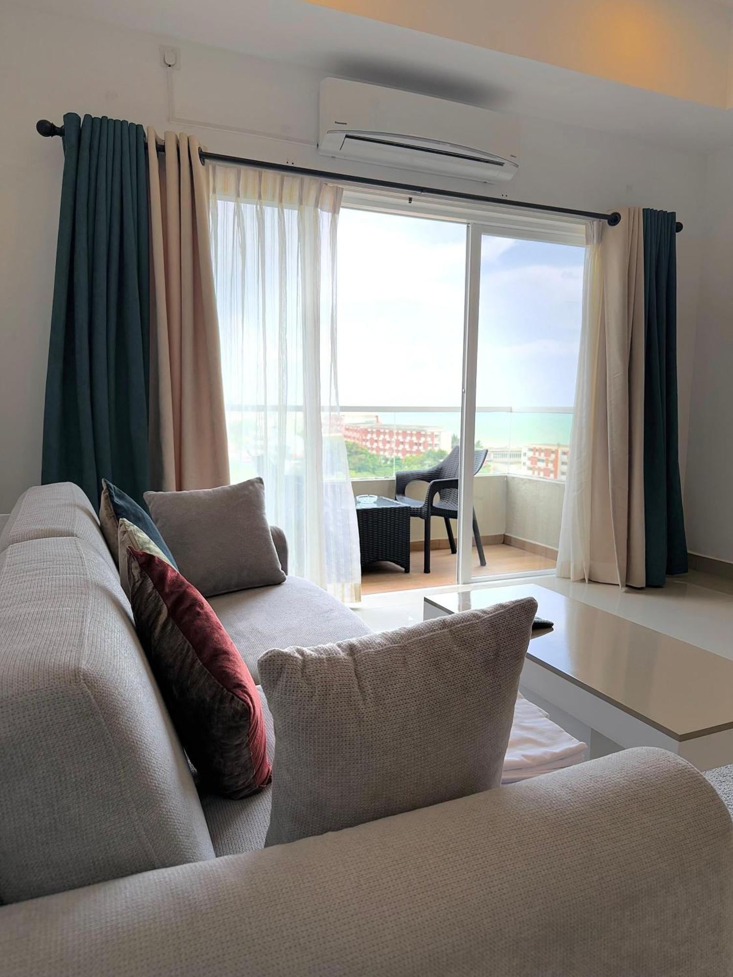 Ocean Breeze Negombo- Tidesend Luxury Beach Apartments Esterno foto