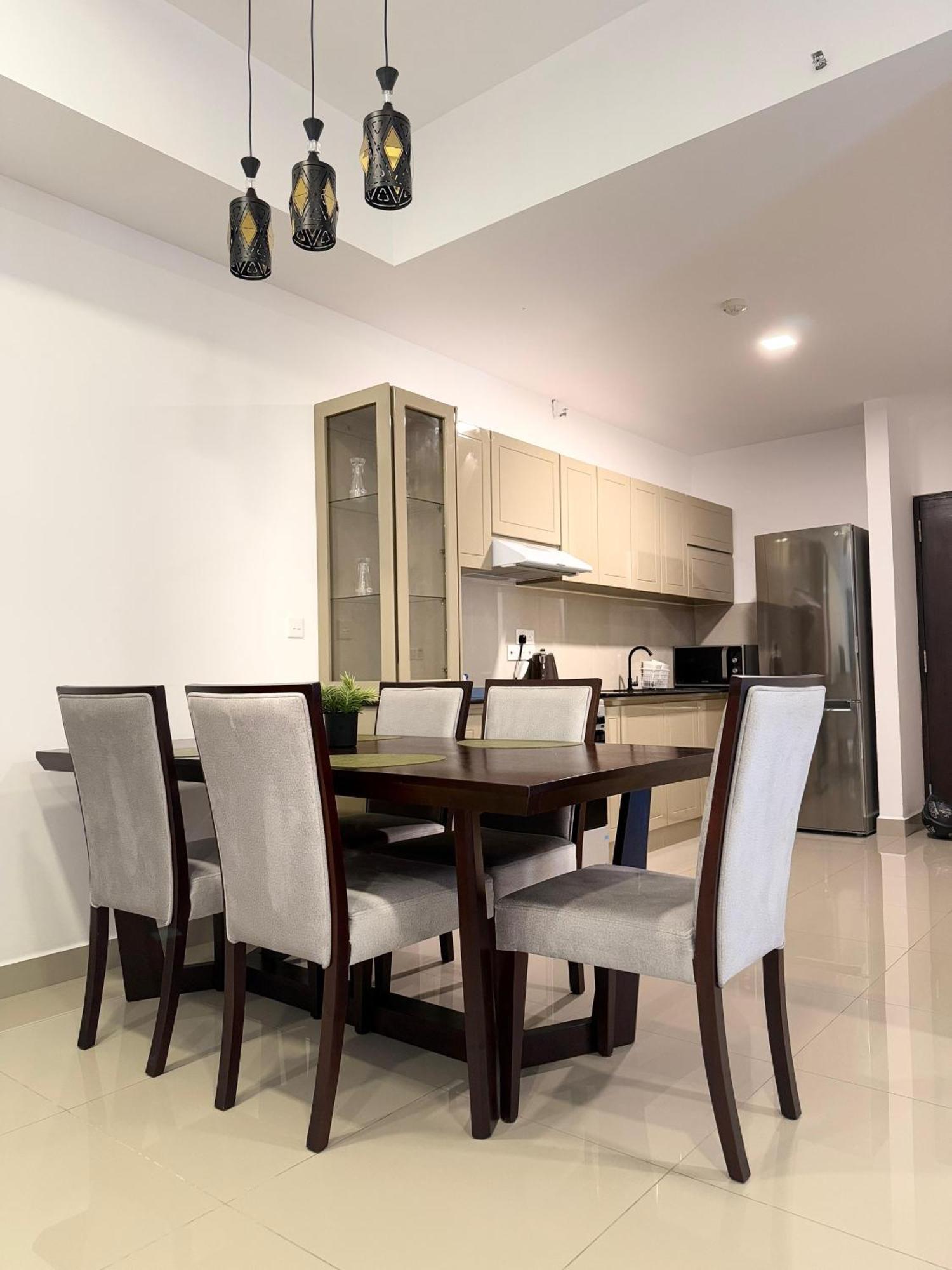 Ocean Breeze Negombo- Tidesend Luxury Beach Apartments Esterno foto