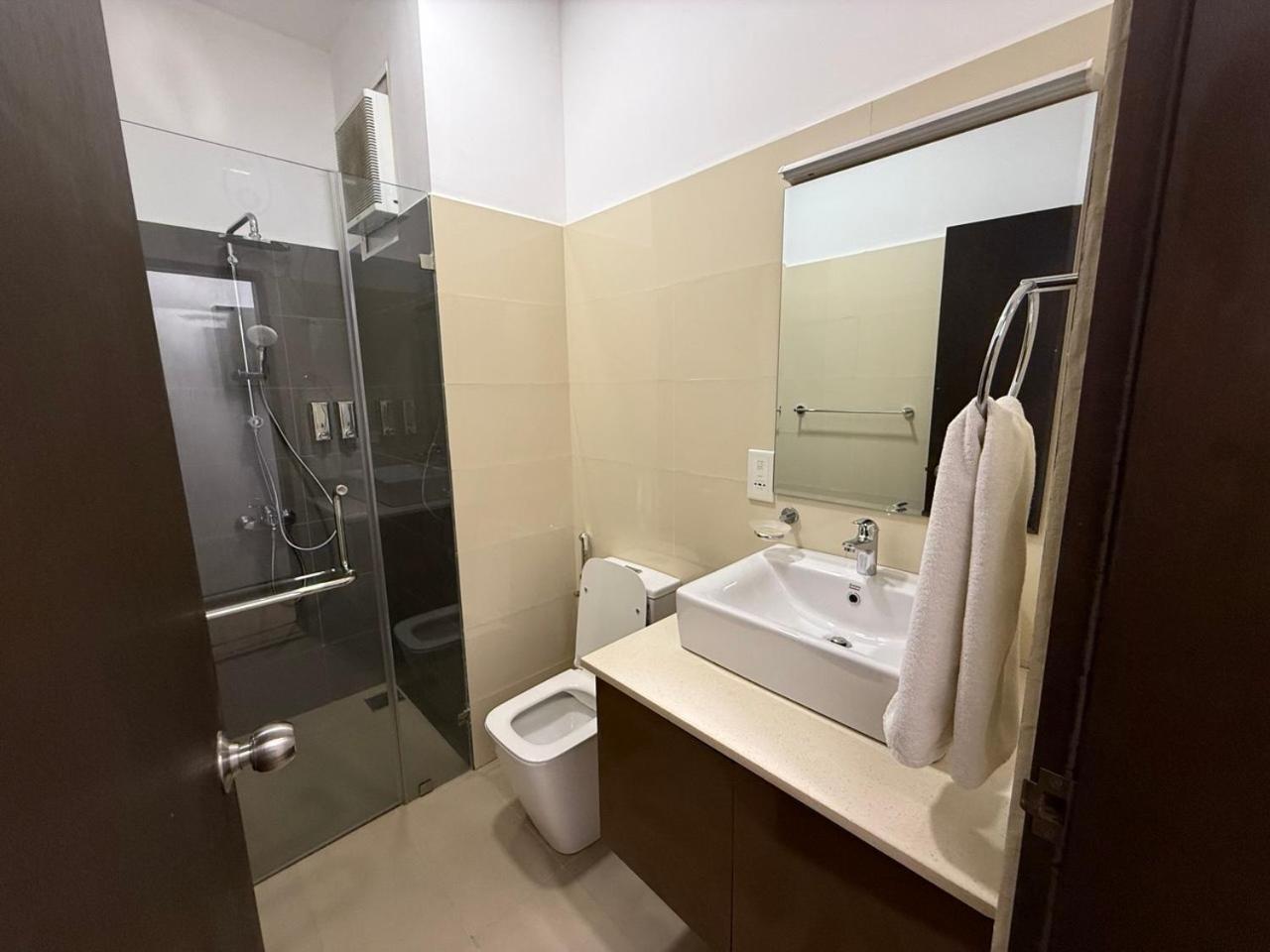 Ocean Breeze Negombo- Tidesend Luxury Beach Apartments Camera foto